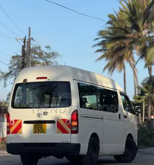 Toyota HiAce 2015 White