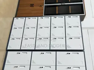 15 Door Metal Storage Locker With Individual Locks