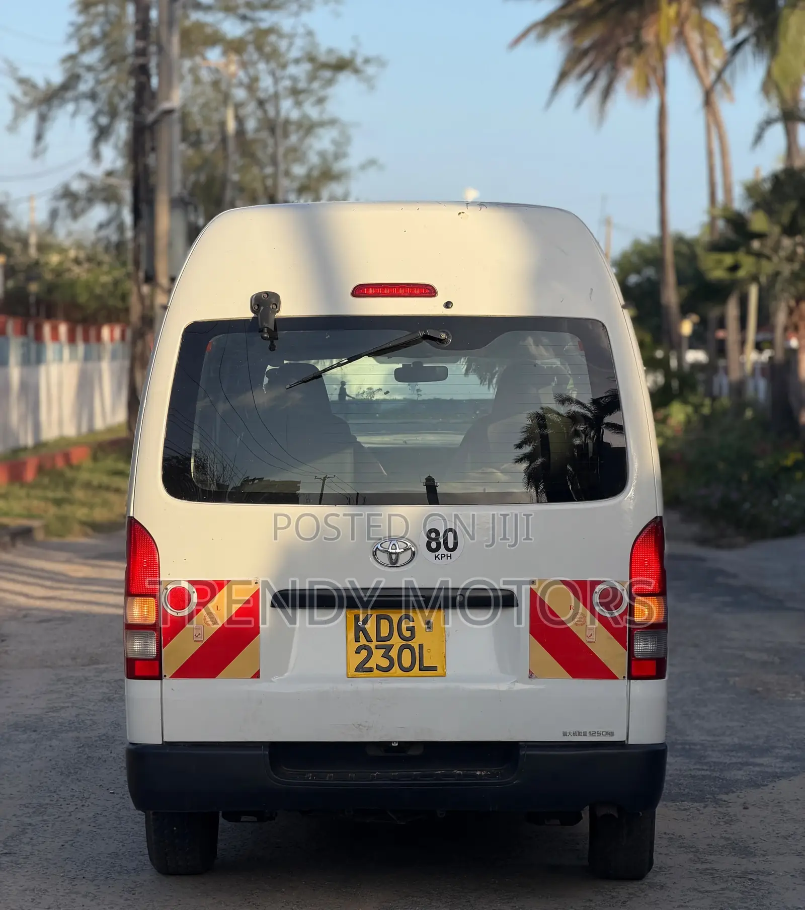 Toyota HiAce 2015 White