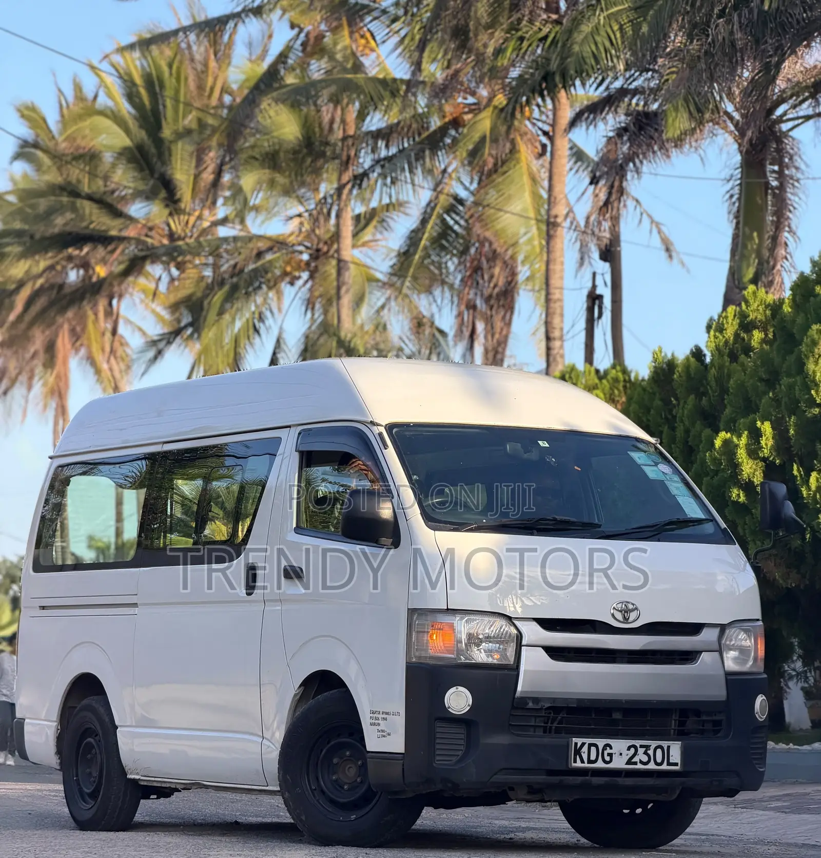 Toyota HiAce 2015 White
