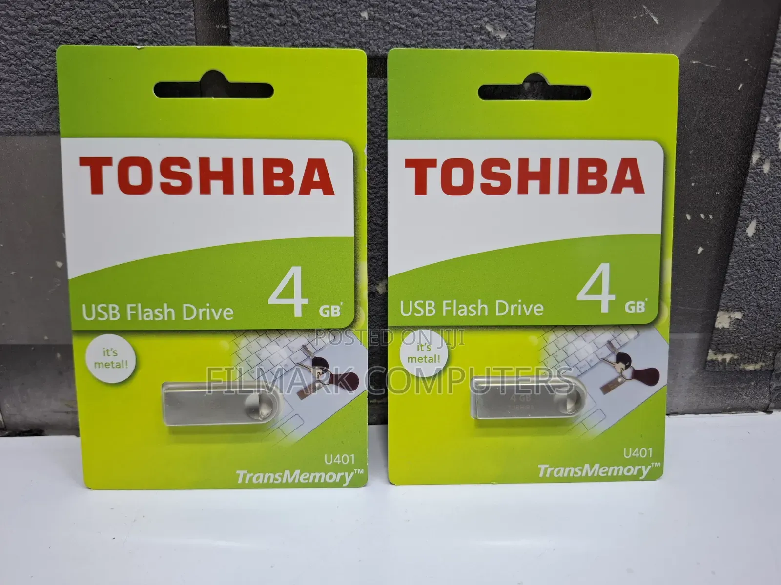 Toshiba TransMemory U401 USB Flash Drive 4GB Storage Capacity