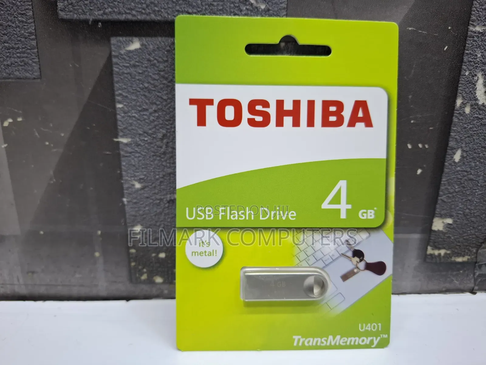 Toshiba TransMemory U401 USB Flash Drive 4GB Storage Capacity