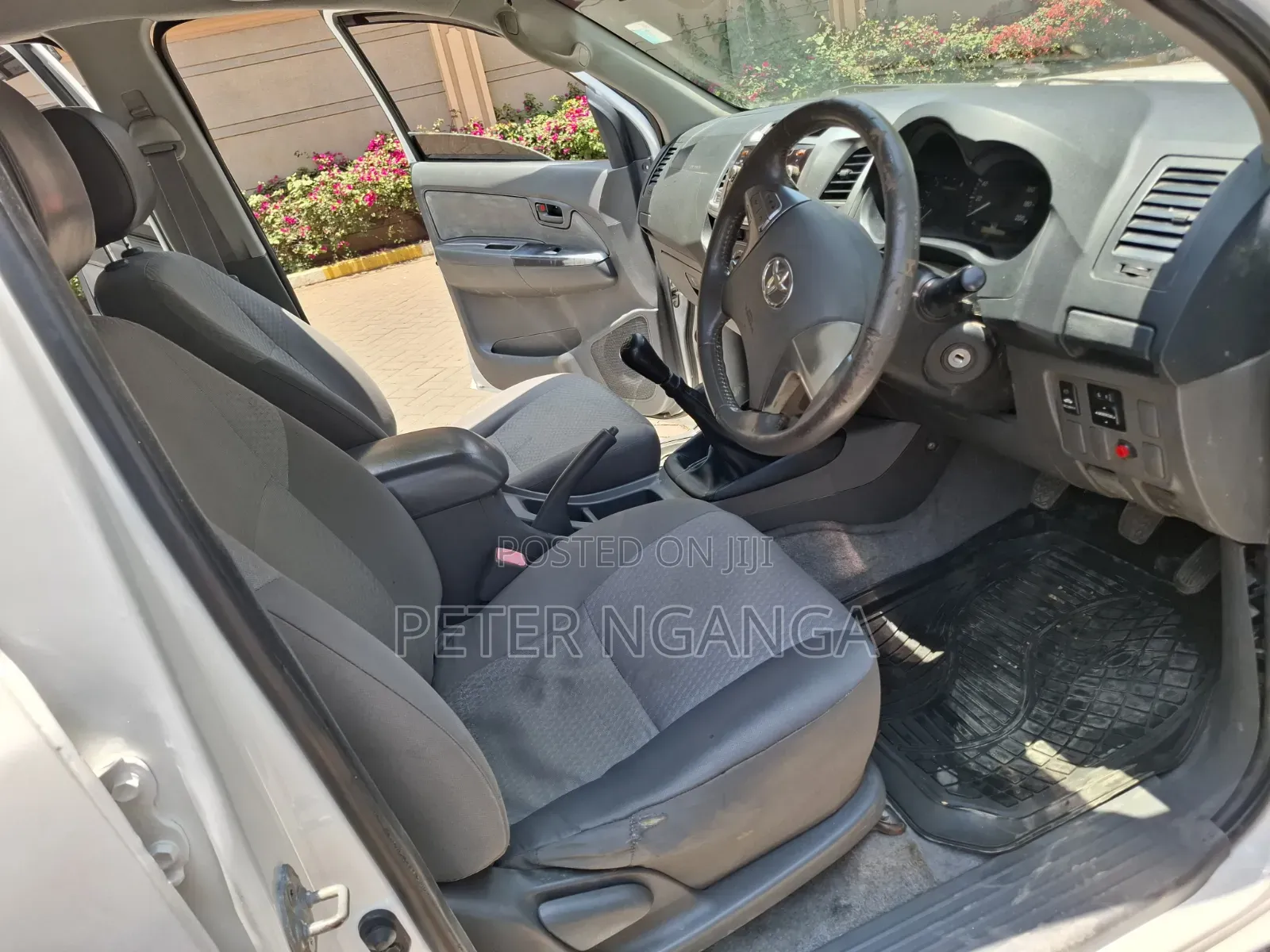 Toyota Hilux 2014 Off white