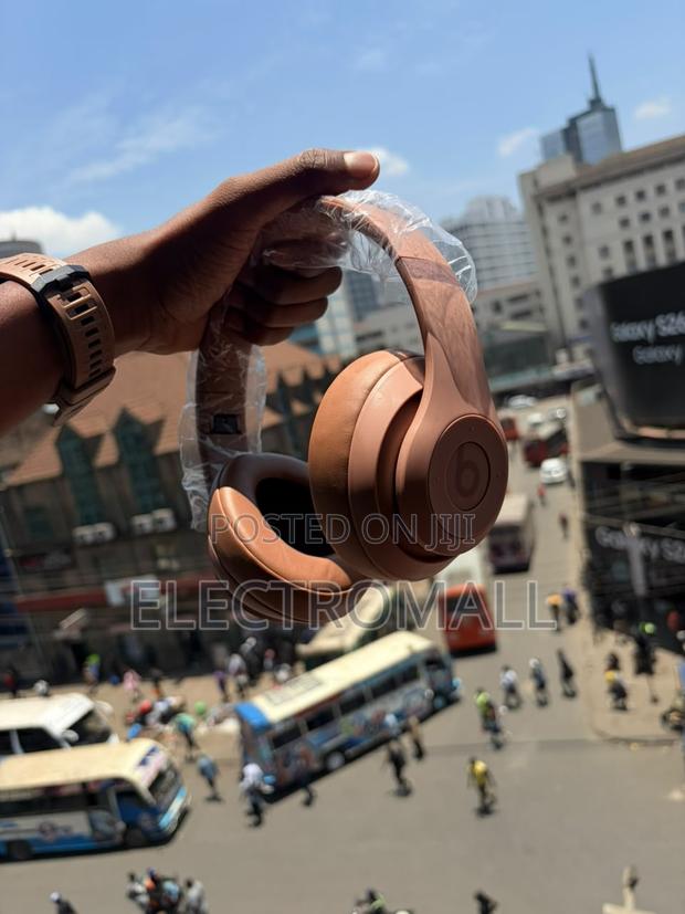 Beats X Kim Studio Pro Wireless Noise Cancelling Headphones - thumbnail 2