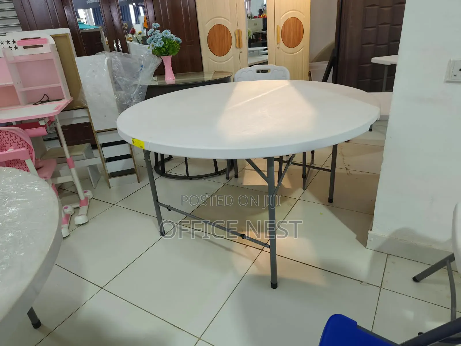 Round Folding Table – Portable Foldable Dining Event Table.