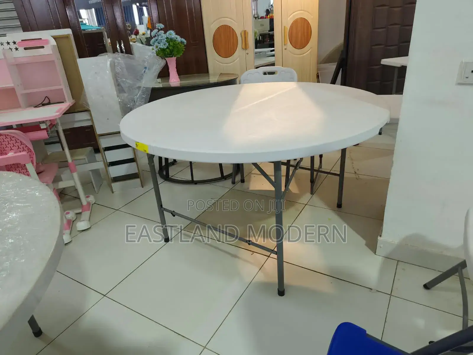 Round Folding Table – Portable Foldable Dining Event Table.