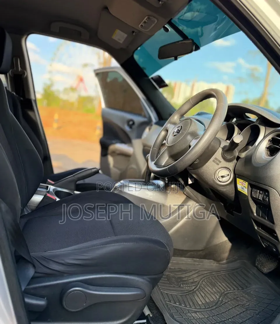 Nissan Juke 2012 Silver