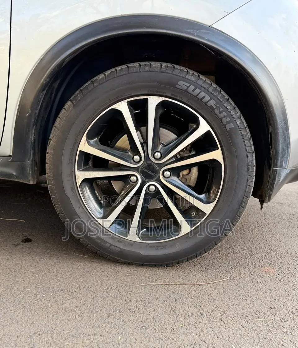 Nissan Juke 2012 Silver