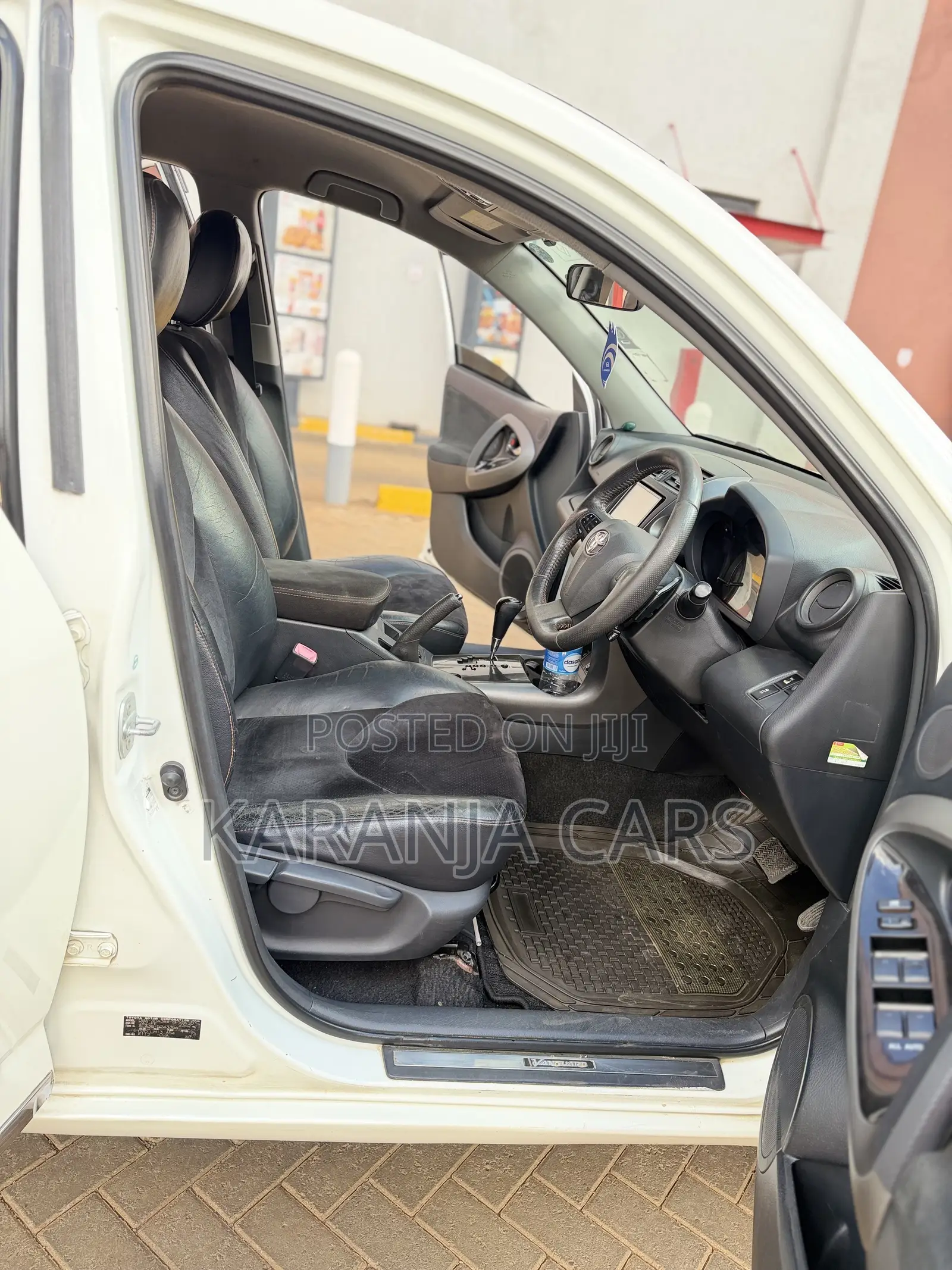 Toyota Vanguard 2013 White