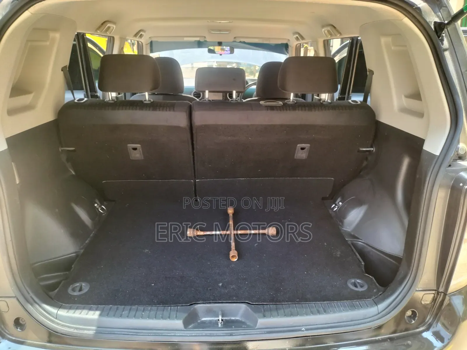 Toyota Corolla Rumion Hatchback 1.5 FWD 2011 Black