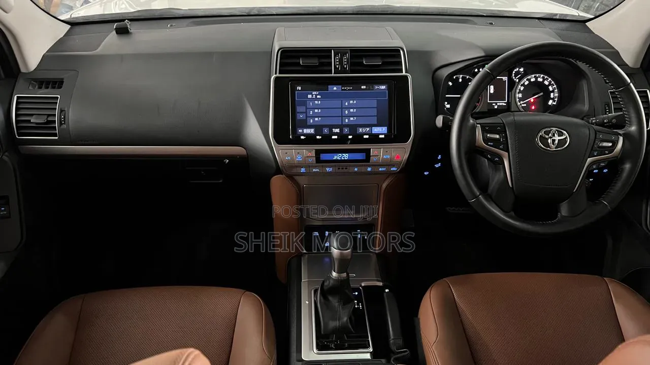 Toyota Land Cruiser Prado 2021 White