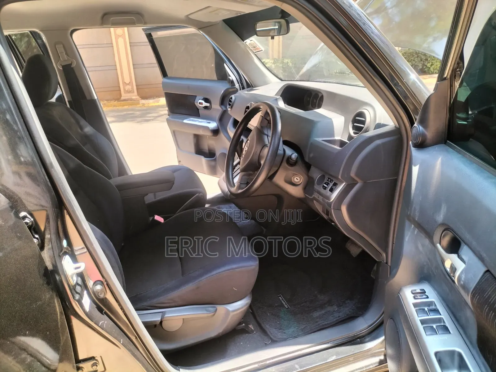 Toyota Corolla Rumion Hatchback 1.5 FWD 2011 Black