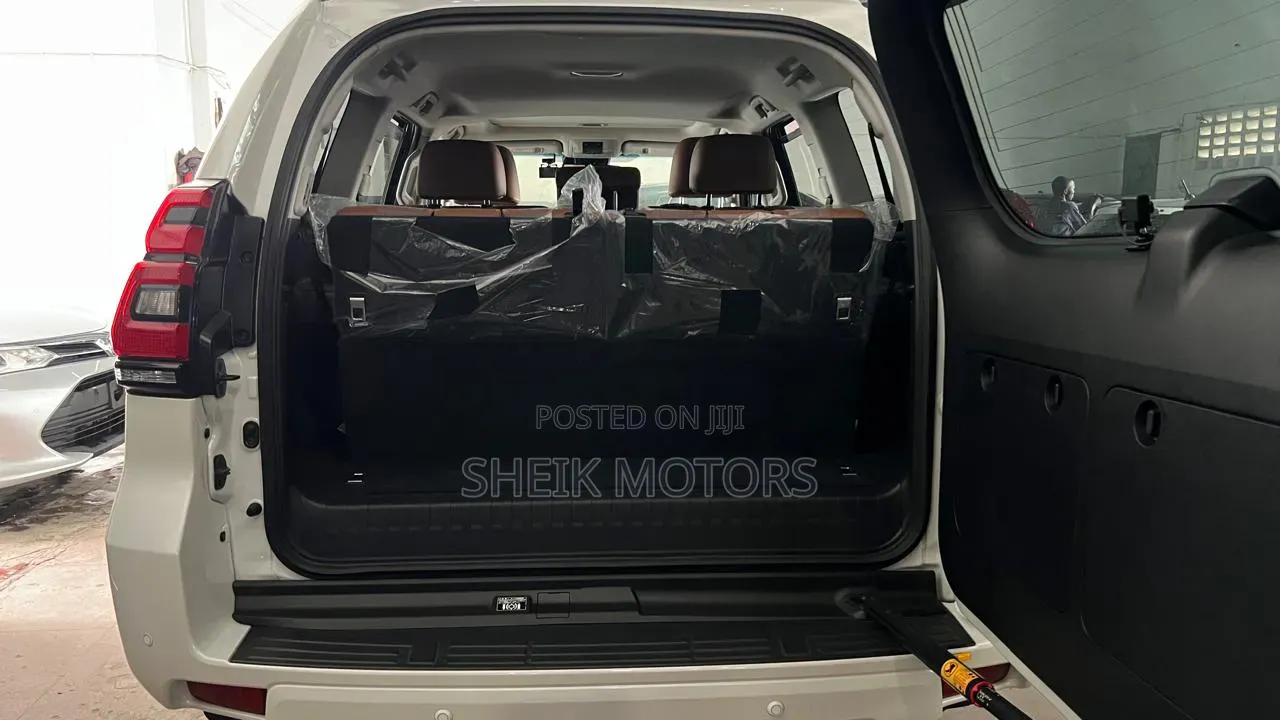 Toyota Land Cruiser Prado 2021 White