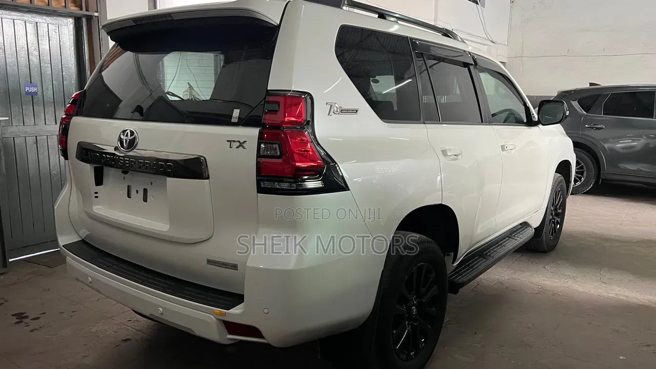 Toyota Land Cruiser Prado 2021 White