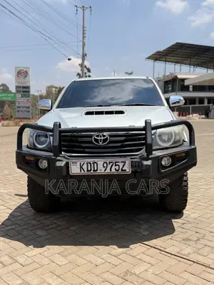 Toyota Hilux 2014 Silver