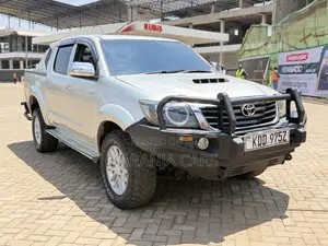 Toyota Hilux 2014 Silver