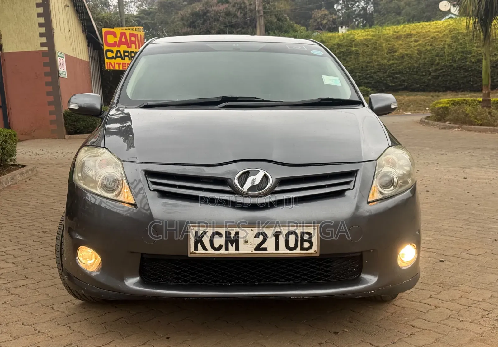 Toyota Auris 2010 Silver