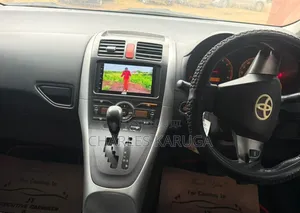 Toyota Auris 2010 Silver