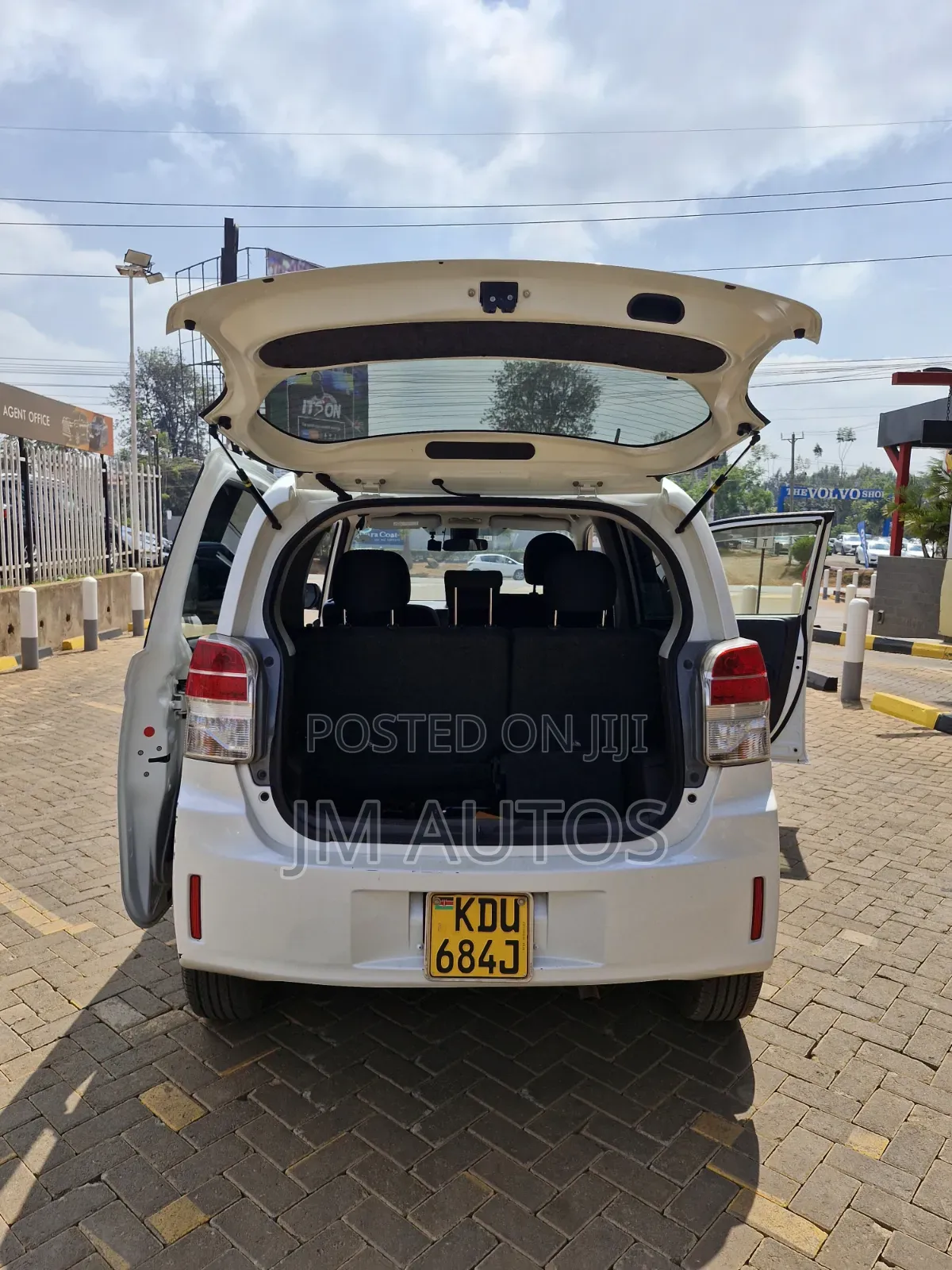Toyota Spade 1.5 2019 White