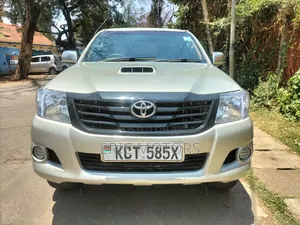 Toyota Hilux 2011 Silver