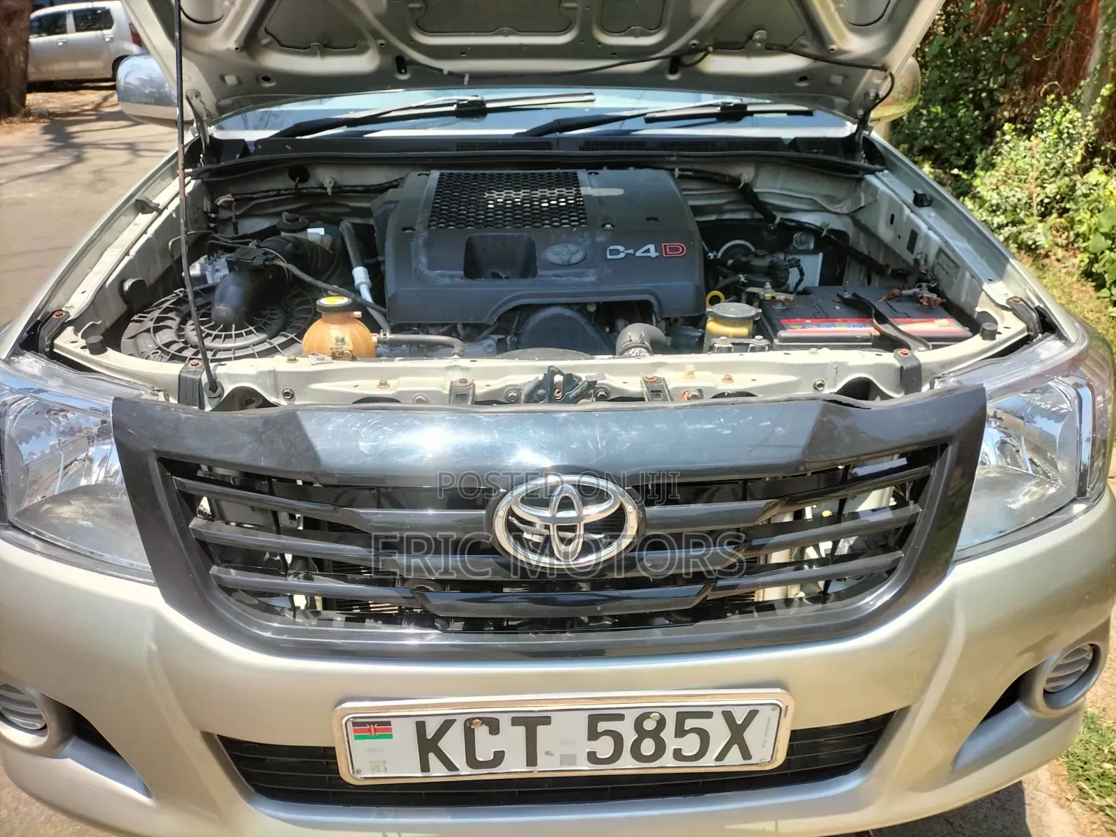 Toyota Hilux 2011 Silver