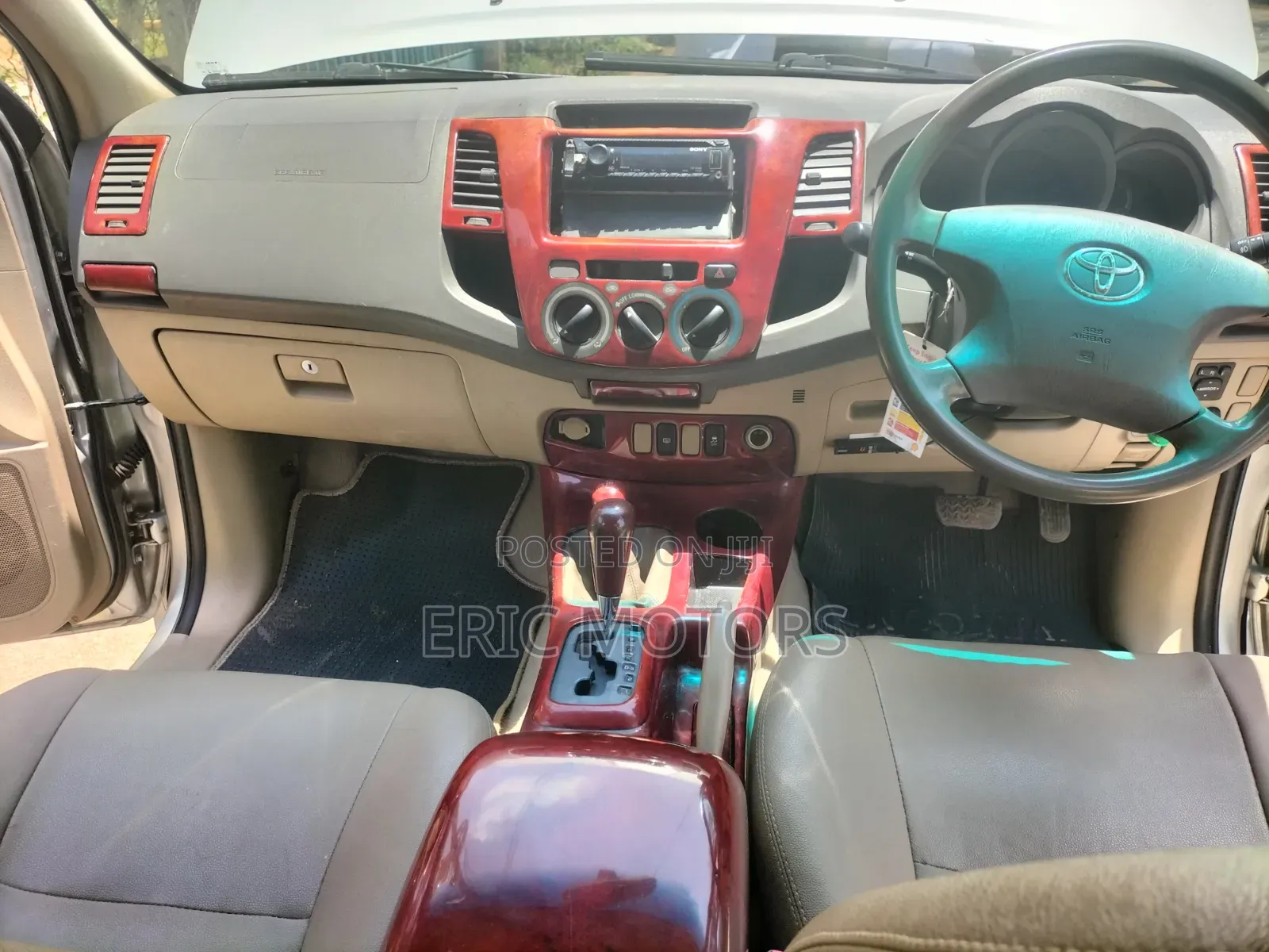 Toyota Hilux 2011 Silver