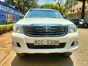 Toyota Hilux 2015 White