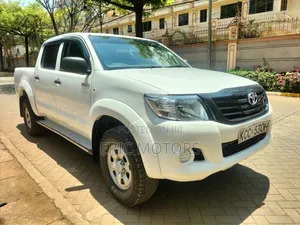 Toyota Hilux 2015 White