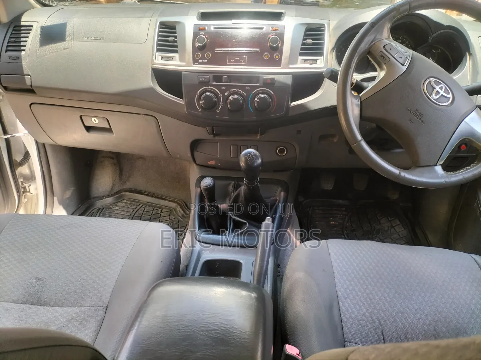 Toyota Hilux 2015 White
