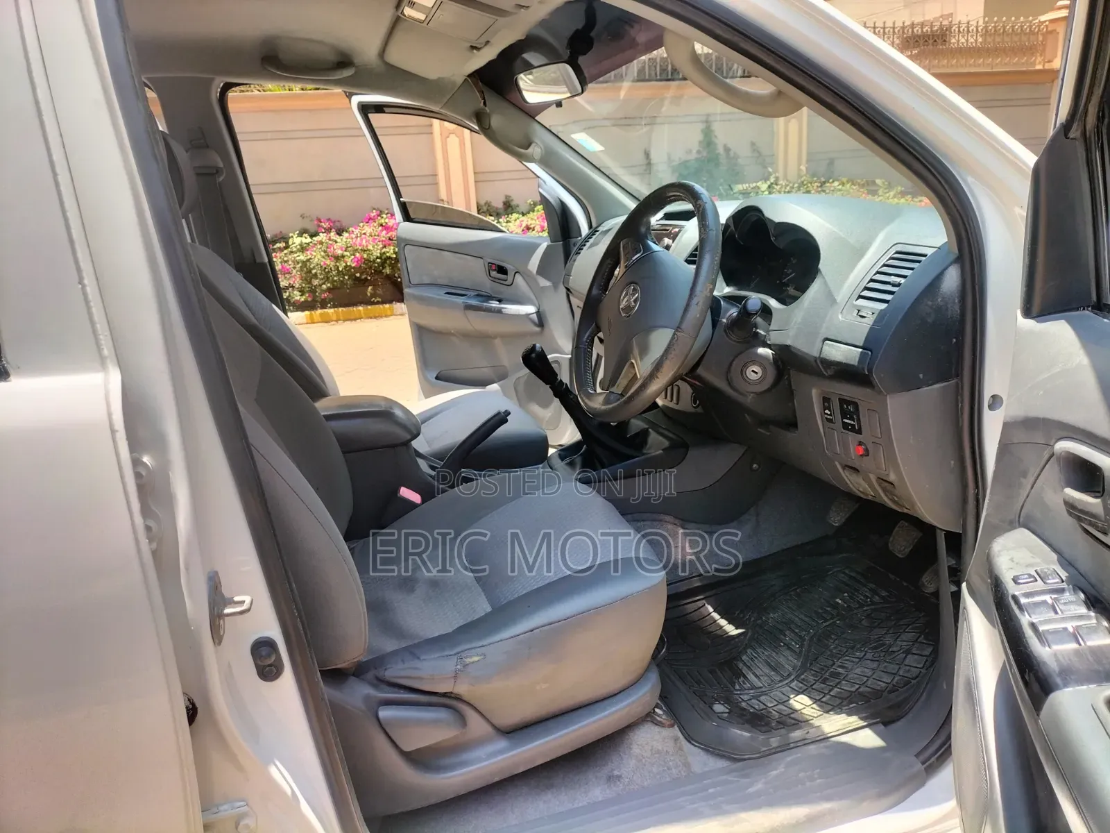 Toyota Hilux 2015 White