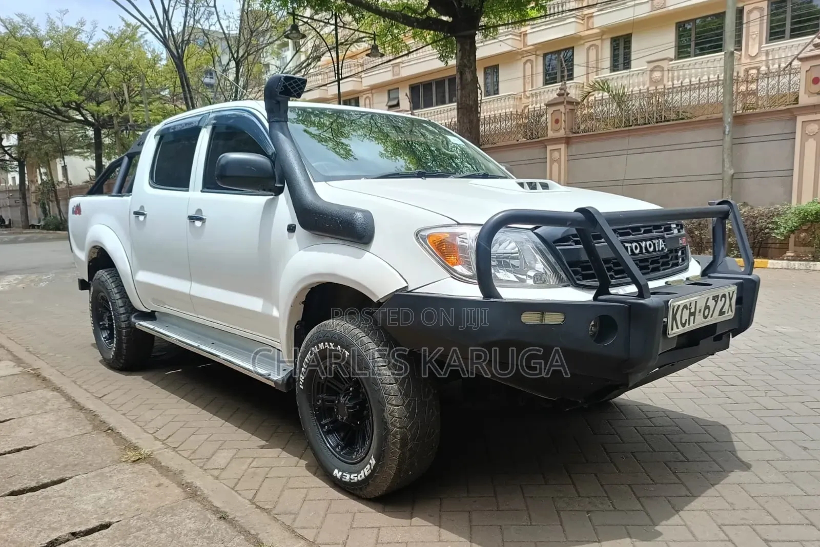 Toyota Hilux 2011 White
