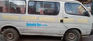 Toyota HiAce 2002 White