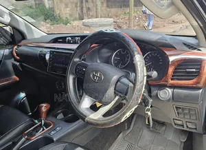 Toyota Hilux 3.0 D-4D 4x4 2015 Black