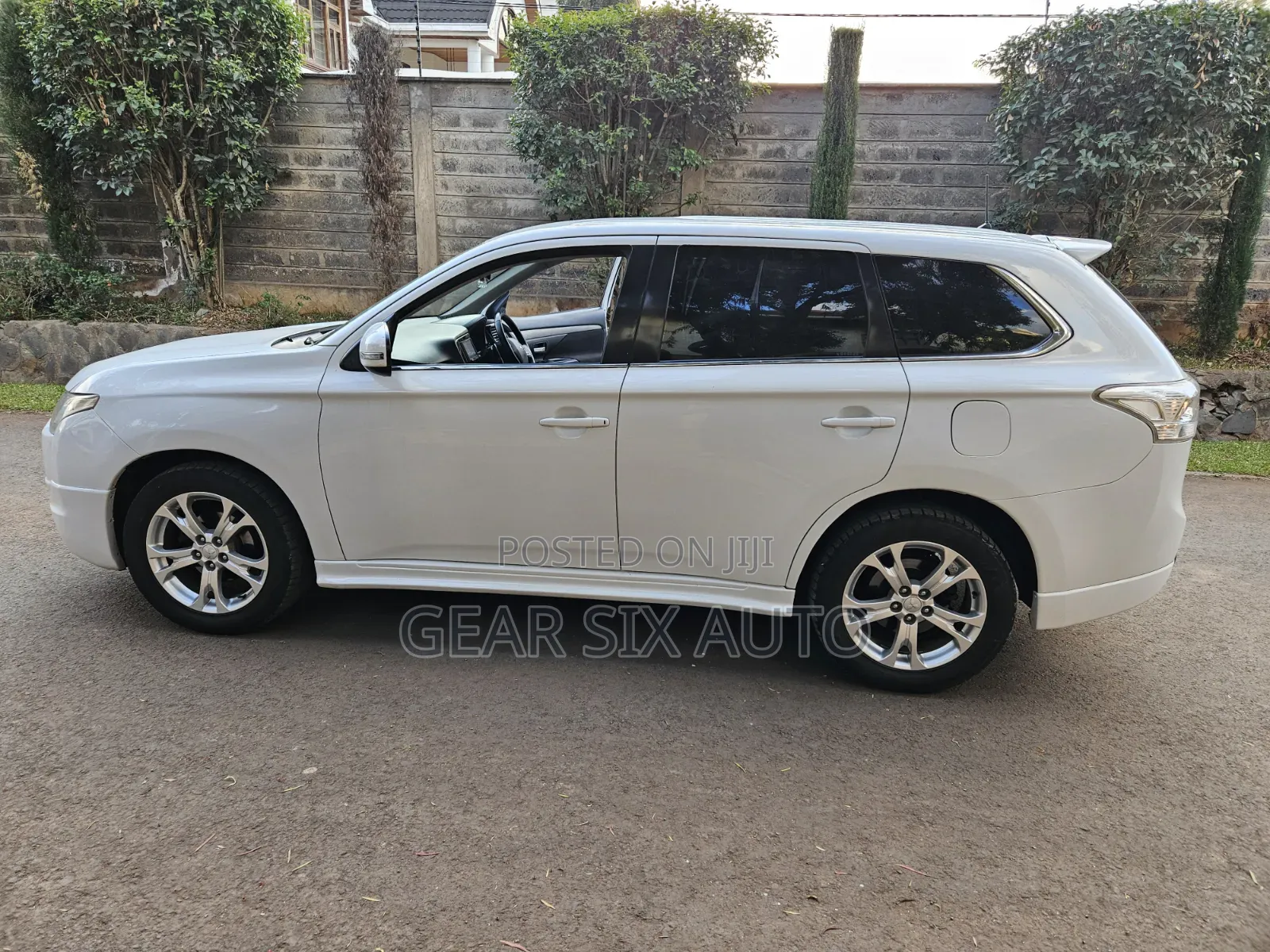 Mitsubishi Outlander 2013 White