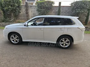 Mitsubishi Outlander 2013 White