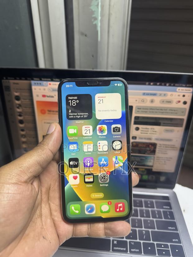 Apple iPhone X 256 GB White - main view