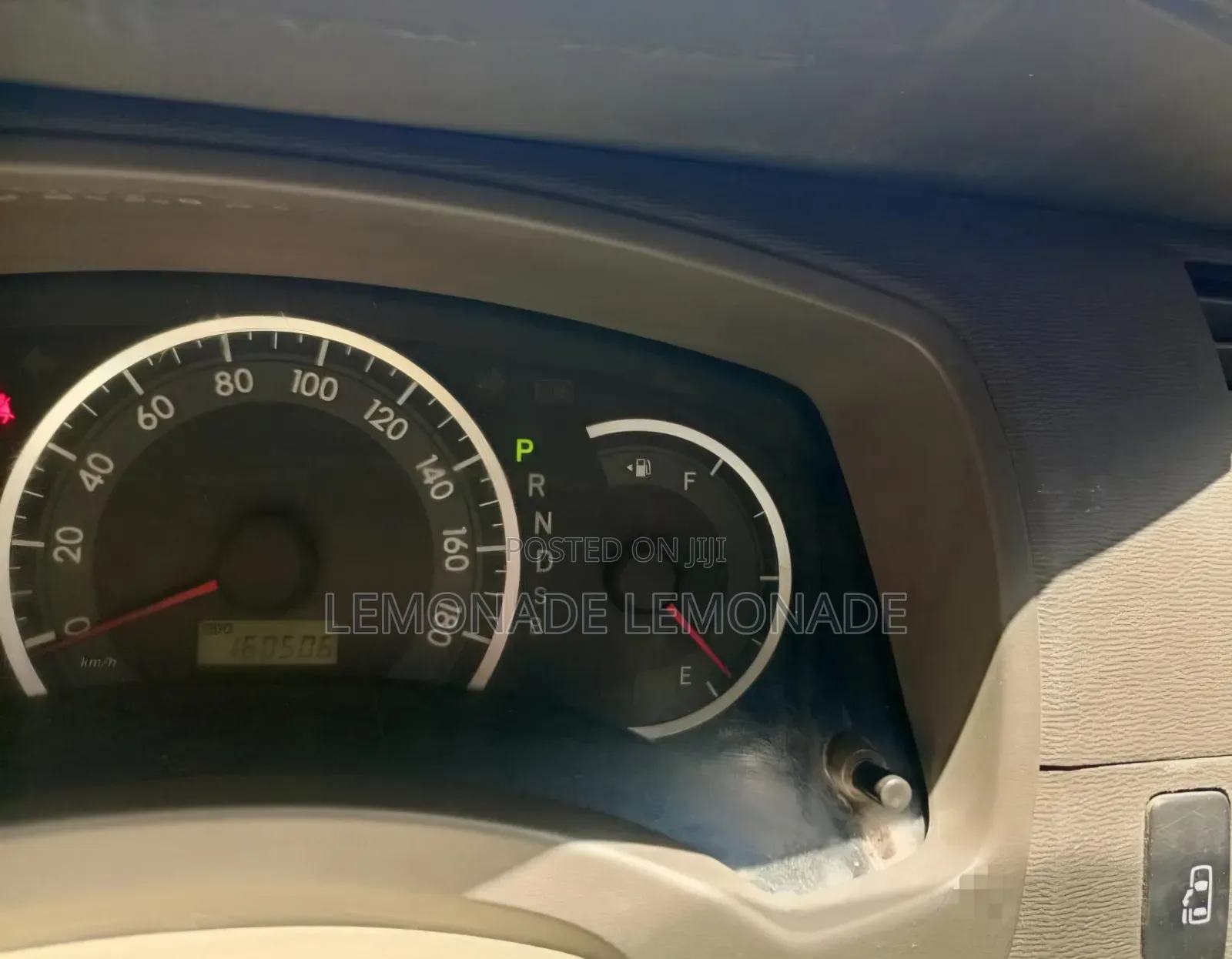 Toyota ISIS 1.8 L 2WD 2012 White