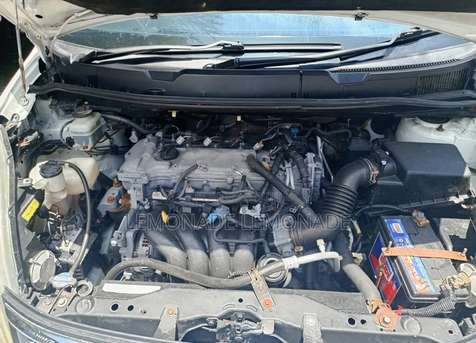 Toyota ISIS 1.8 L 2WD 2012 White