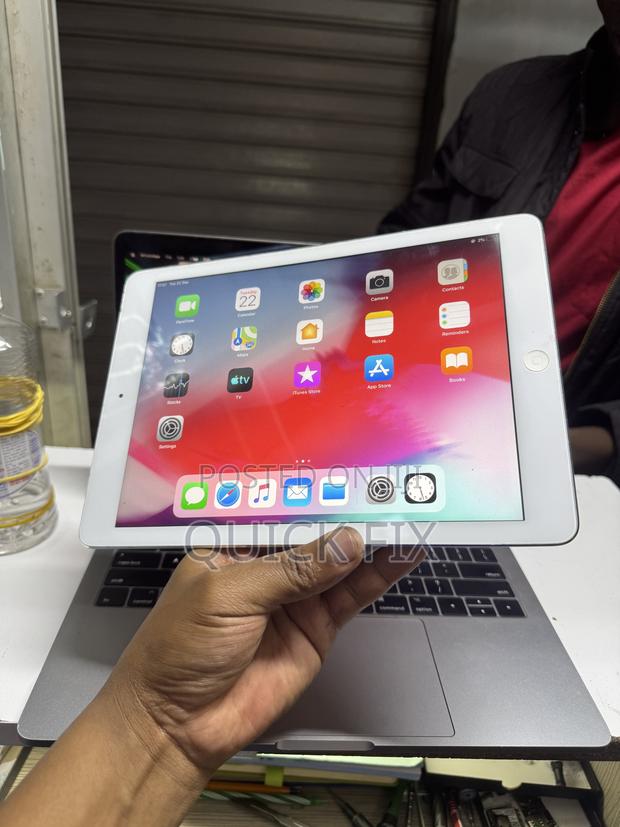 Apple iPad Air 32 GB White - thumbnail 2