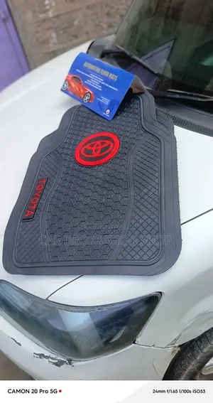 Black Diamond Pattern Textured Car Interior Universal Fit Carpet Mats
