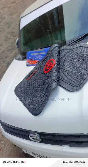 Toyota Mats With Toyota Lettering Badge