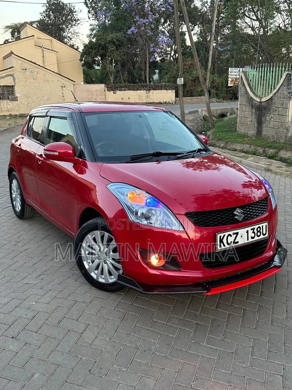 Suzuki Swift 2012 Red