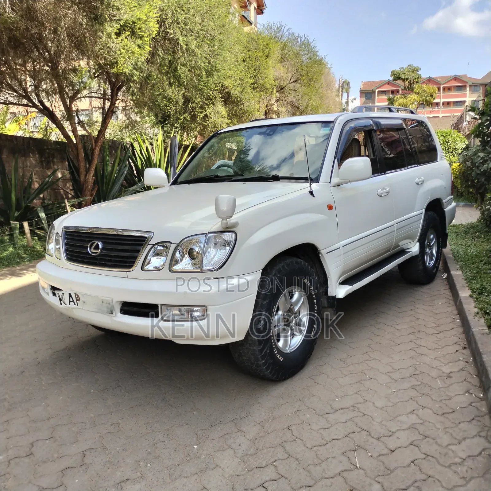 Toyota Land Cruiser Cygnus 4.7 2001 White