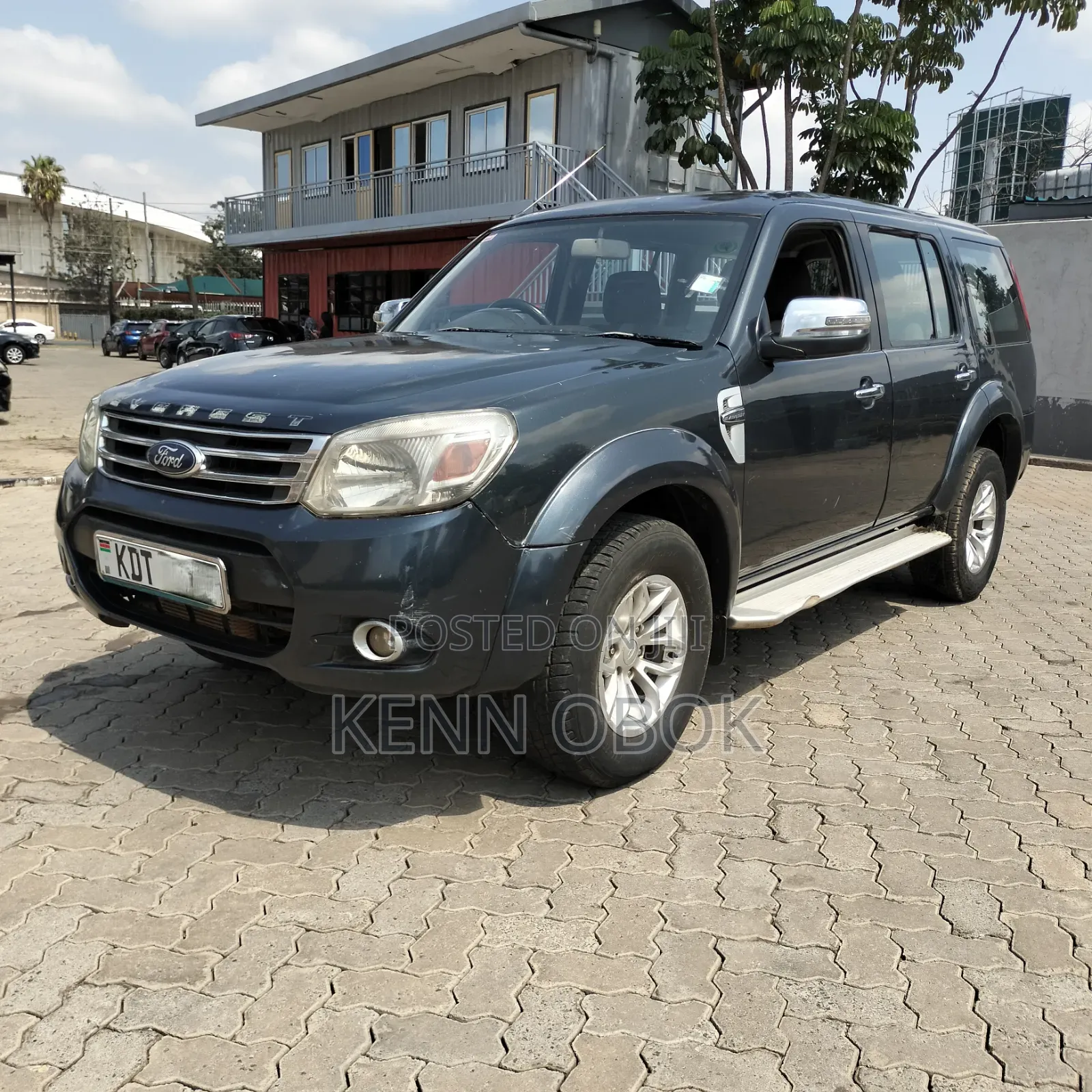 Ford Everest 2013 Gray