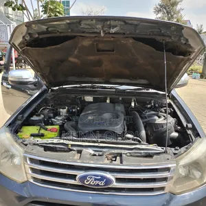 Ford Everest 2013 Gray
