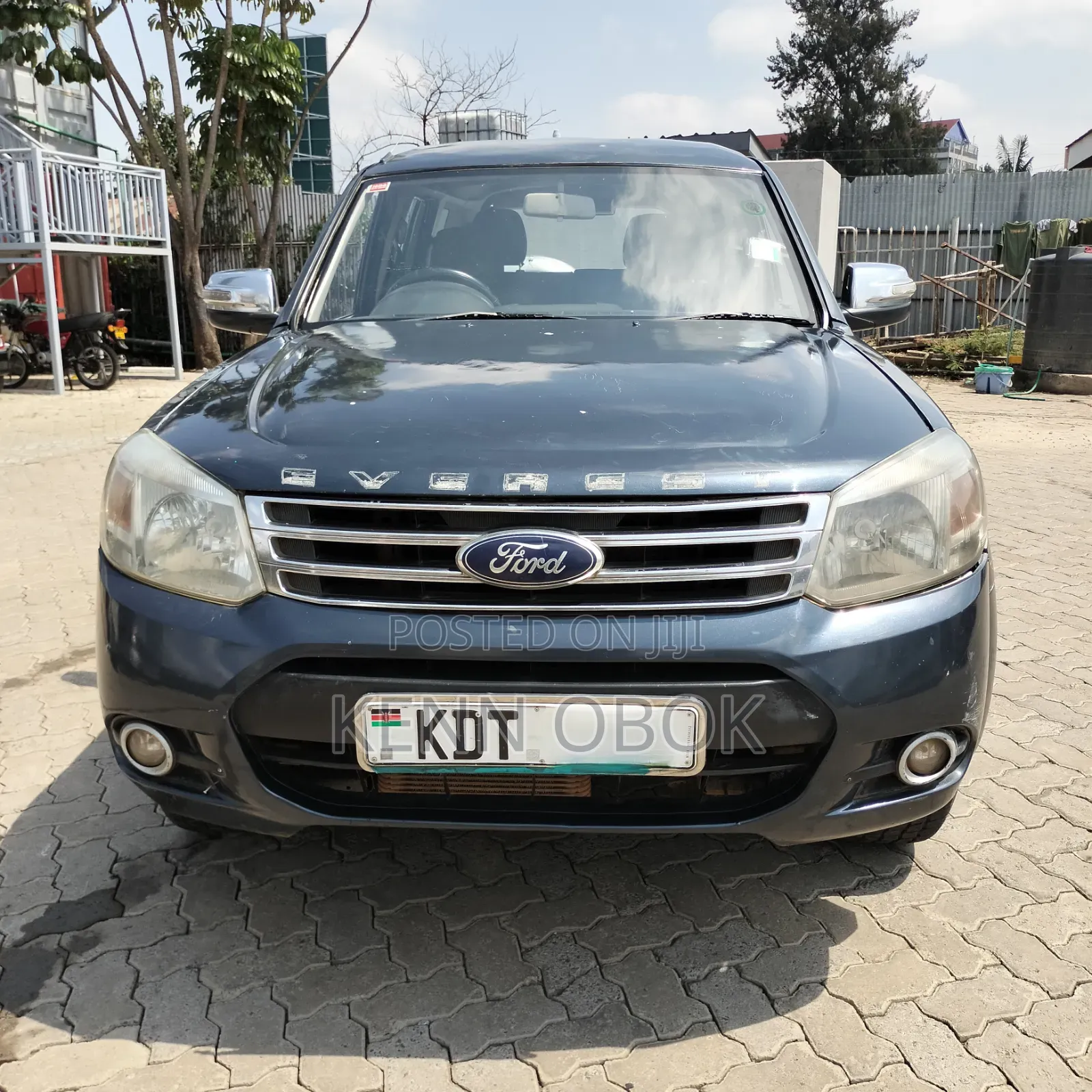 Ford Everest 2013 Gray