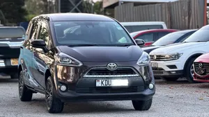 Toyota Sienta 2018 Brown