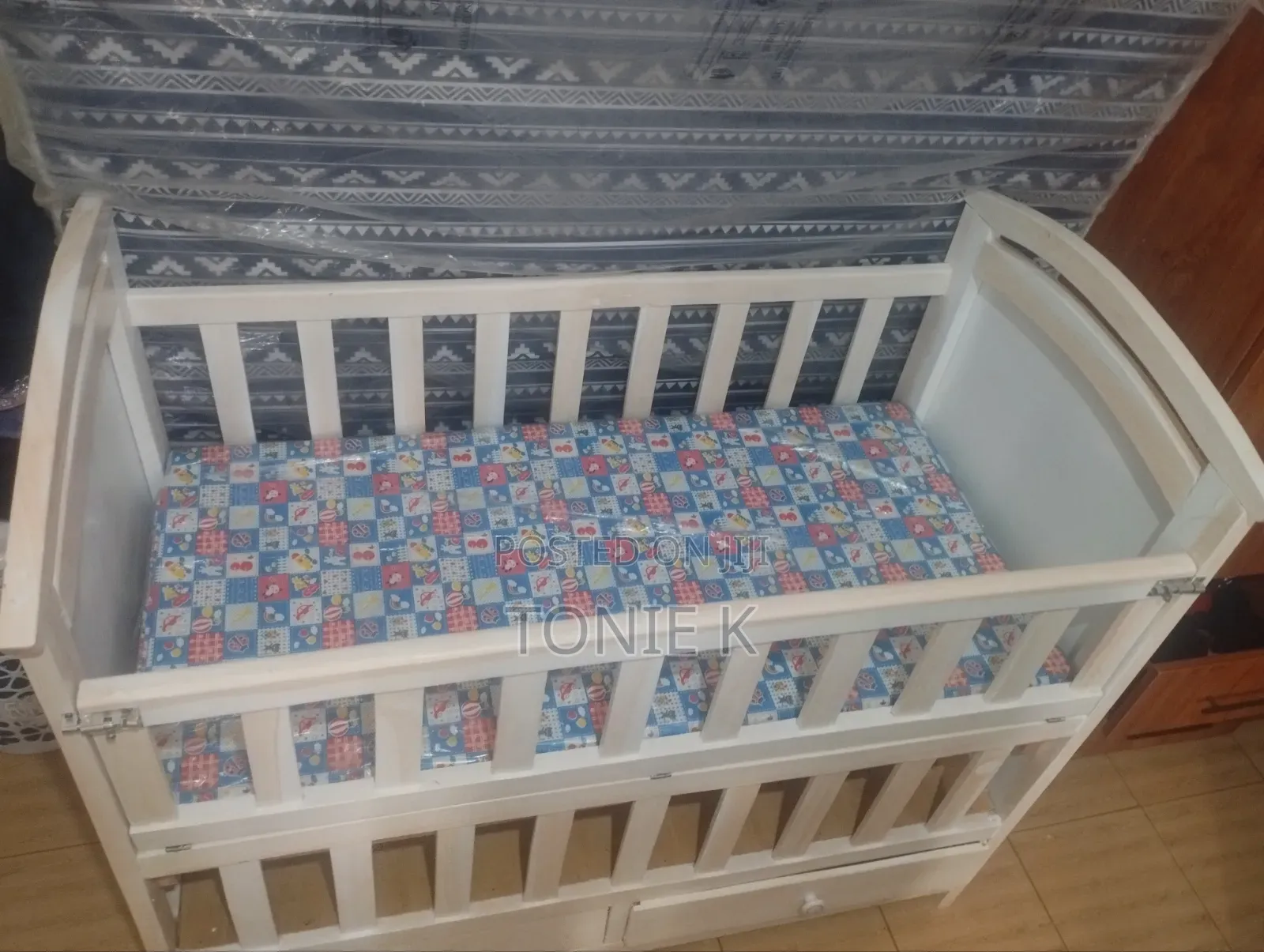 Baby Cot (Cot+Mattress+Net)