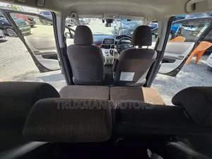 Toyota Sienta 2018 Brown