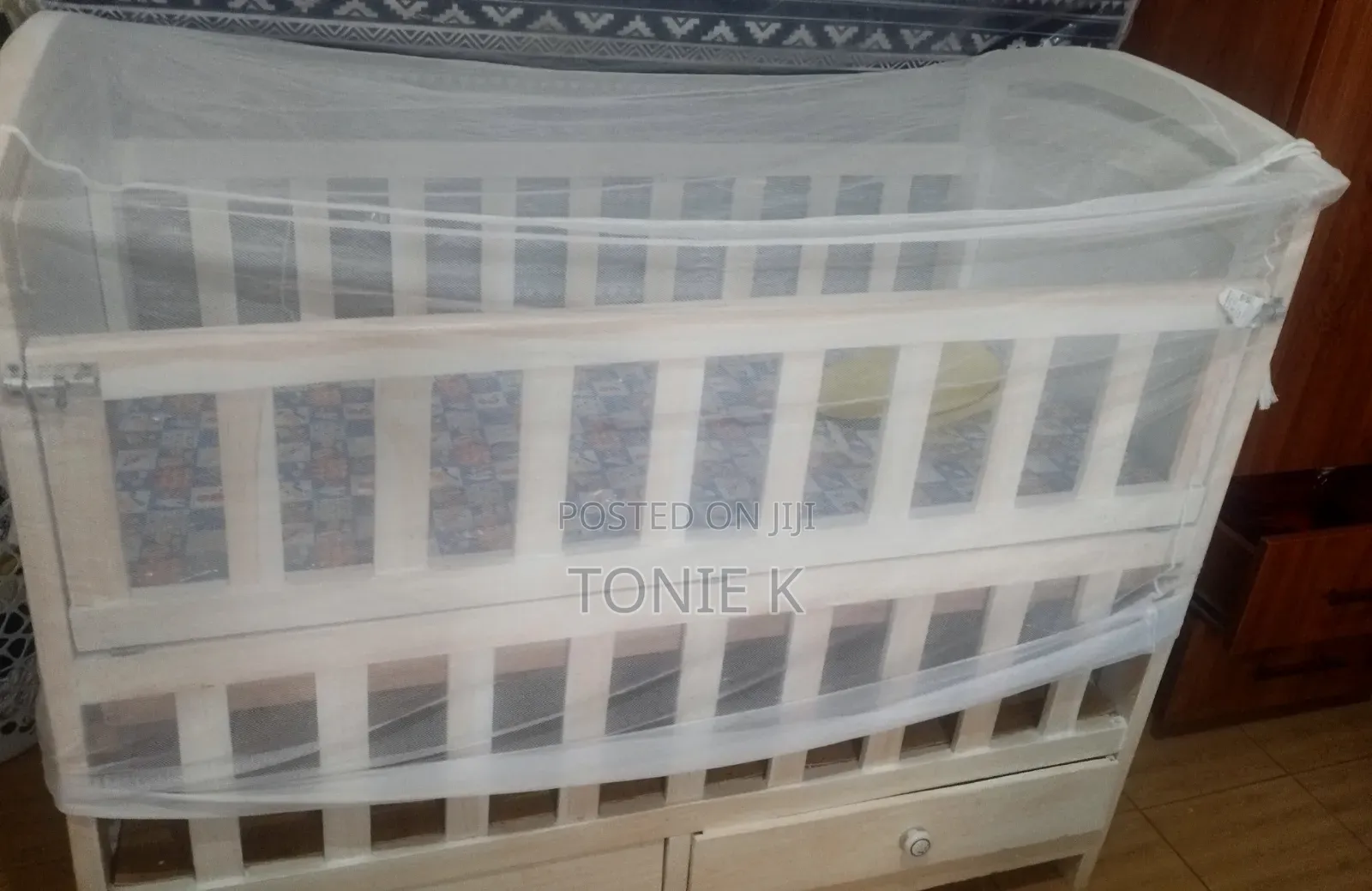 Baby Cot (Cot+Mattress+Net)